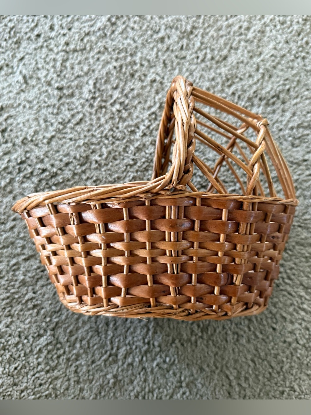 Wicker baby basket Accents